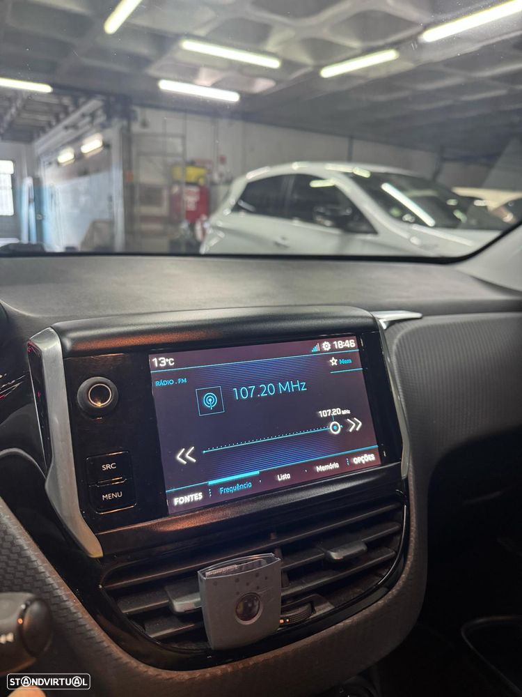 Peugeot 208 1.6 BlueHDi Style - 6