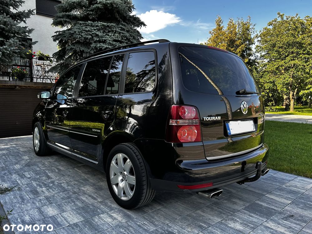 Volkswagen Touran 2.0 TDI Q-Line - 2