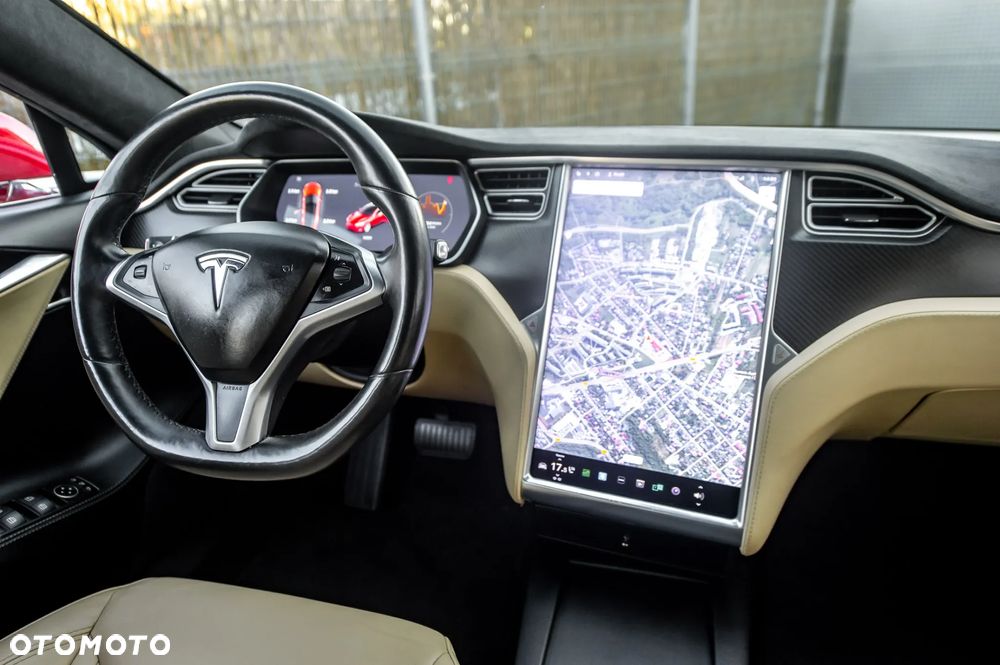 Tesla Model S - 28
