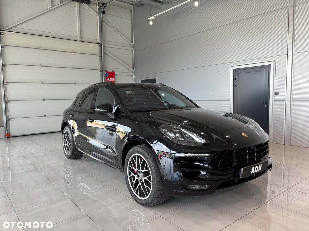 Porsche Macan - 1