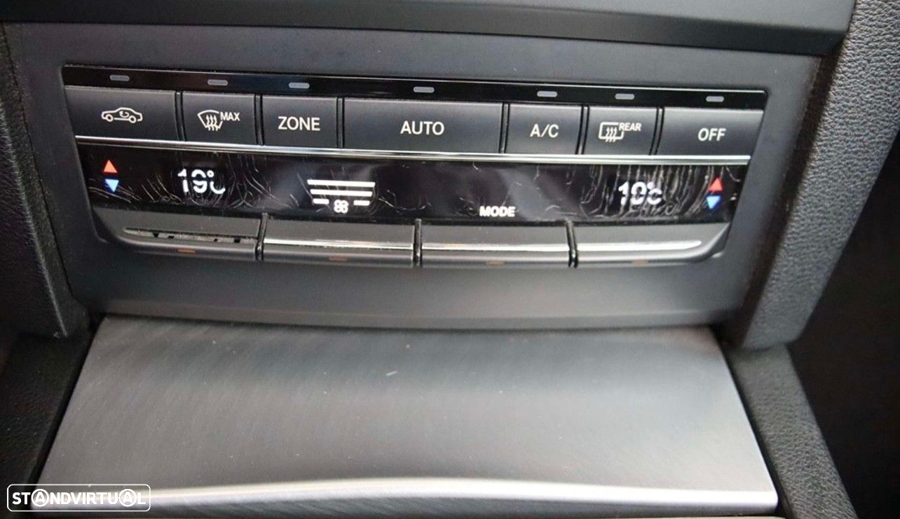 Mercedes-Benz E 220 CDi Avantgarde BlueEfficiency Auto - 12