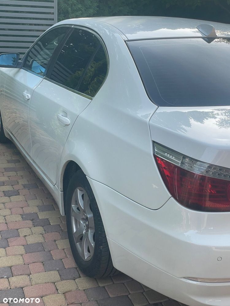 BMW Seria 5 523i - 5