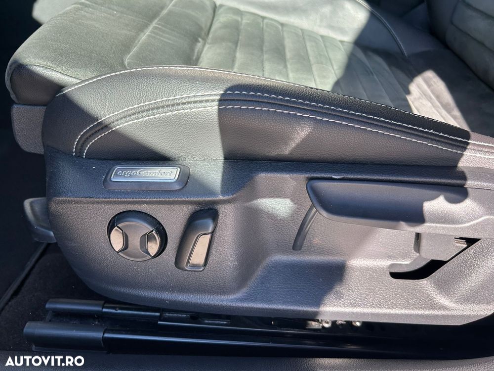 Volkswagen Passat 2.0 TDI DSG 4Mot Highline - 9