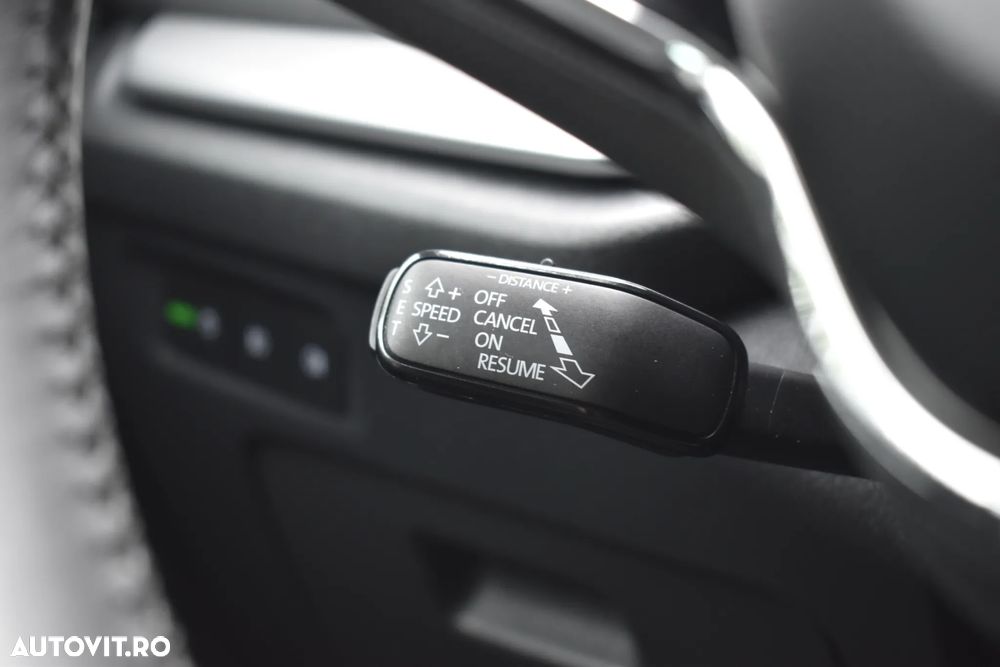 Skoda Octavia Combi 2.0 TDI DSG Style - 36