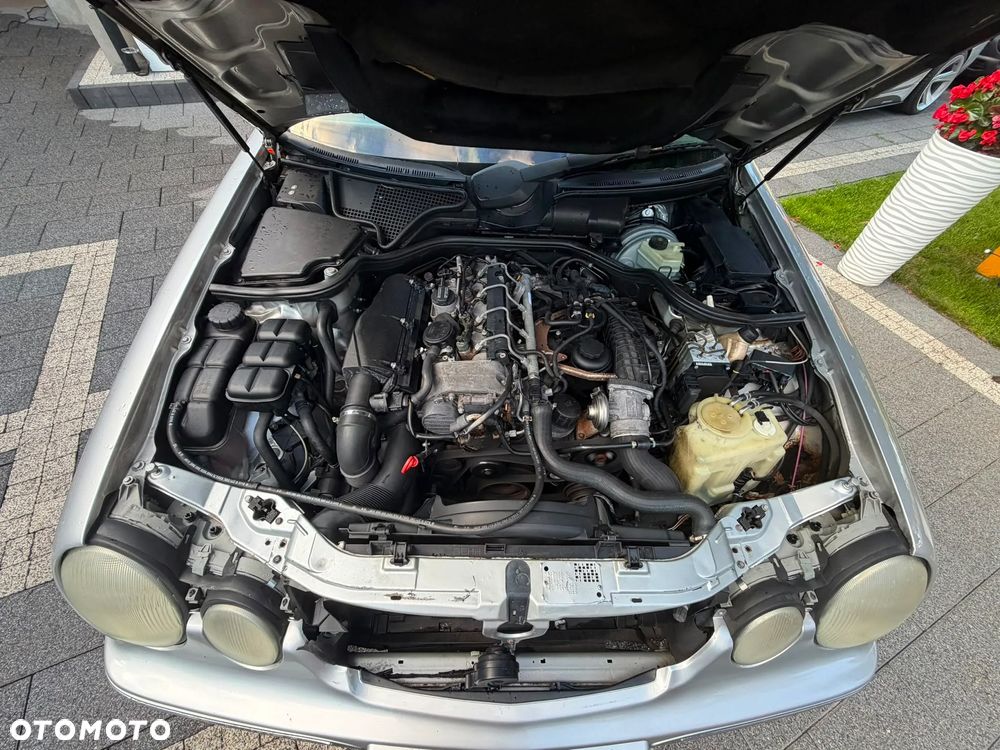 Mercedes-Benz Klasa E - 21
