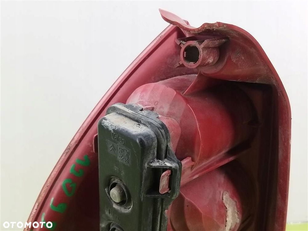 Lampa prawa tylna tył Peugeot 307  I 2001-2008 VALEO 5 DRZWI - 3
