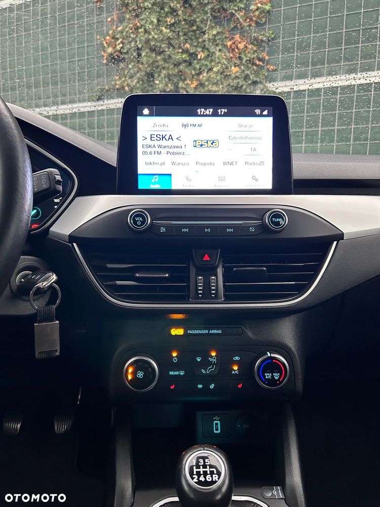 Ford Focus 1.0 EcoBoost Trend Edition - 25