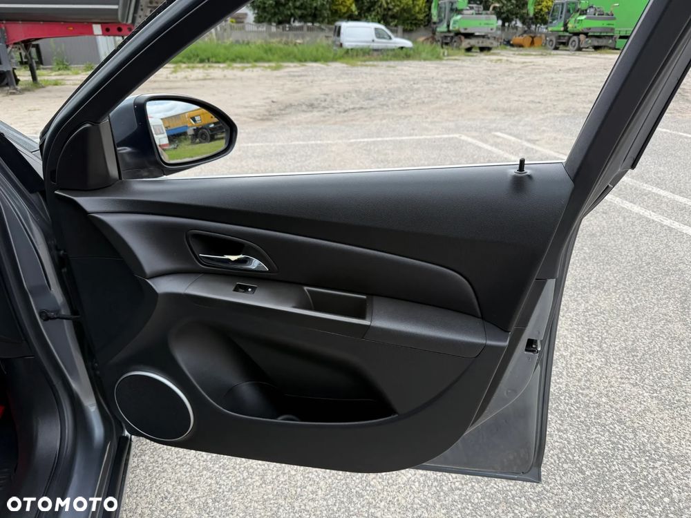 Chevrolet Cruze 1.4 T LTZ - 26