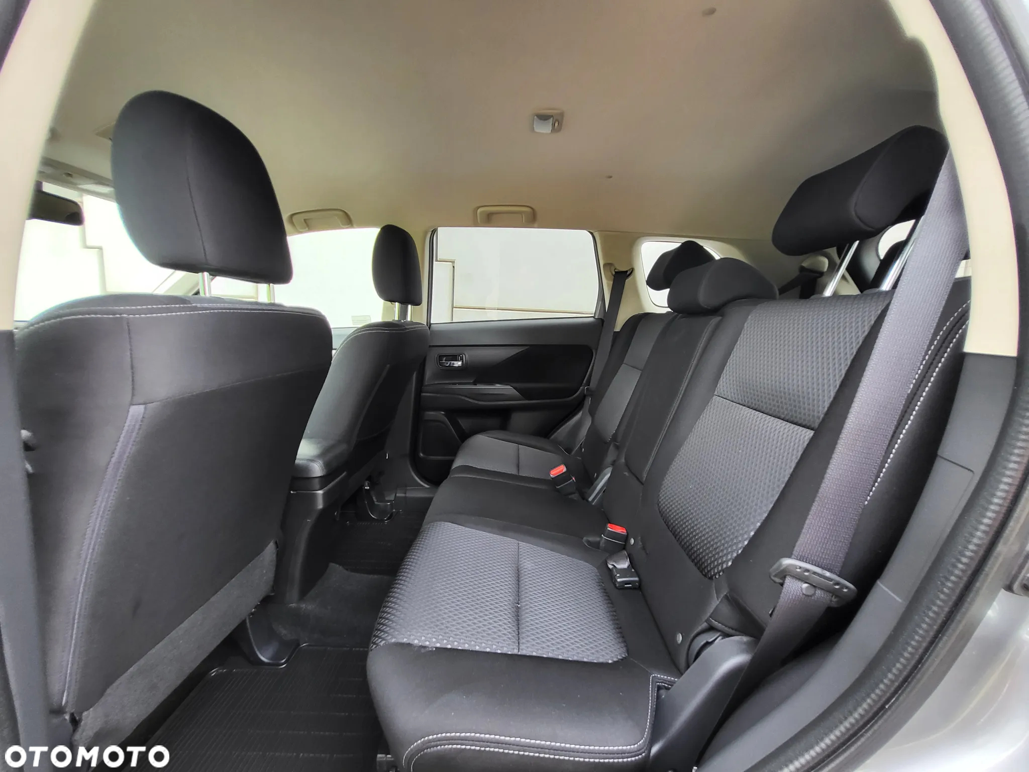 Mitsubishi Outlander - 20