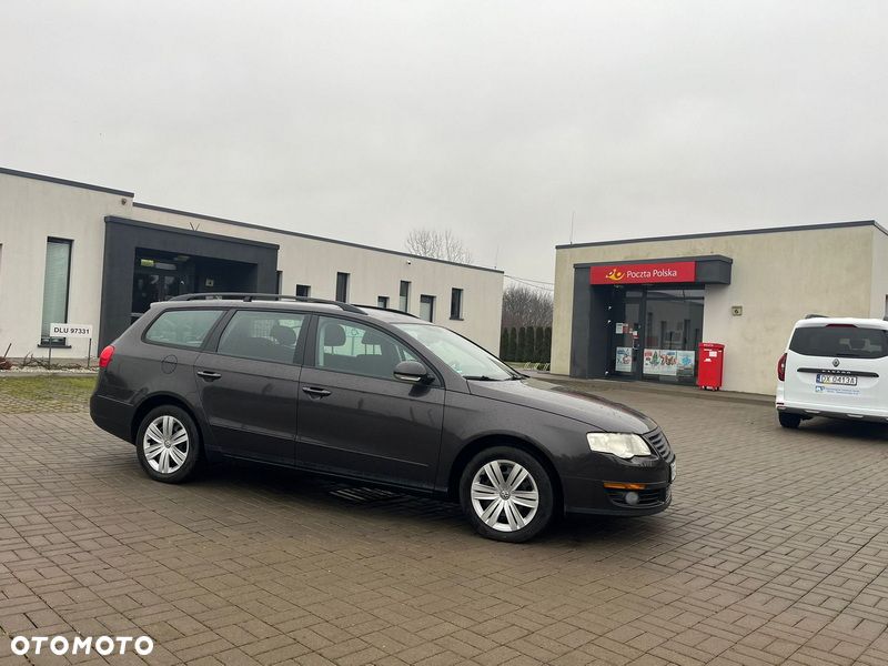 Volkswagen Passat - 11