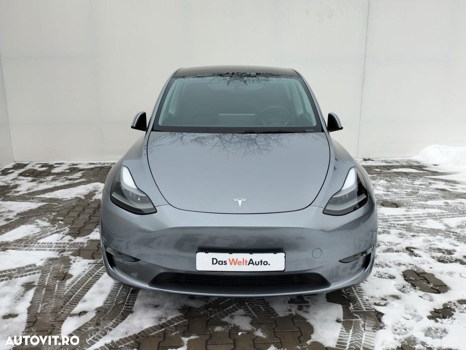 Tesla Model Y Long Range AWD - 3