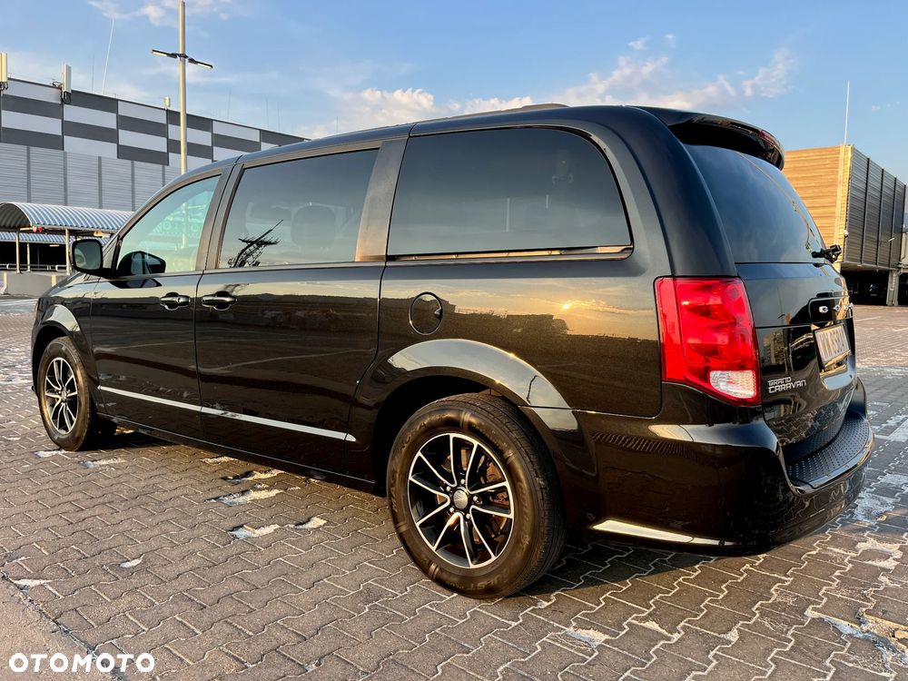 Dodge Grand Caravan - 4