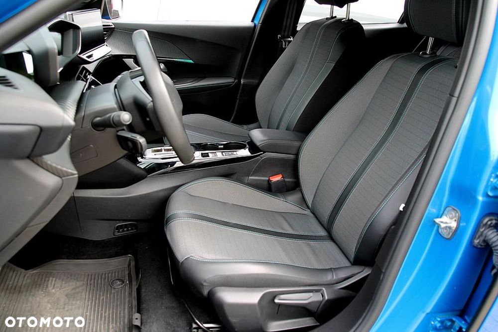 Peugeot 2008 50kWh Allure - 22