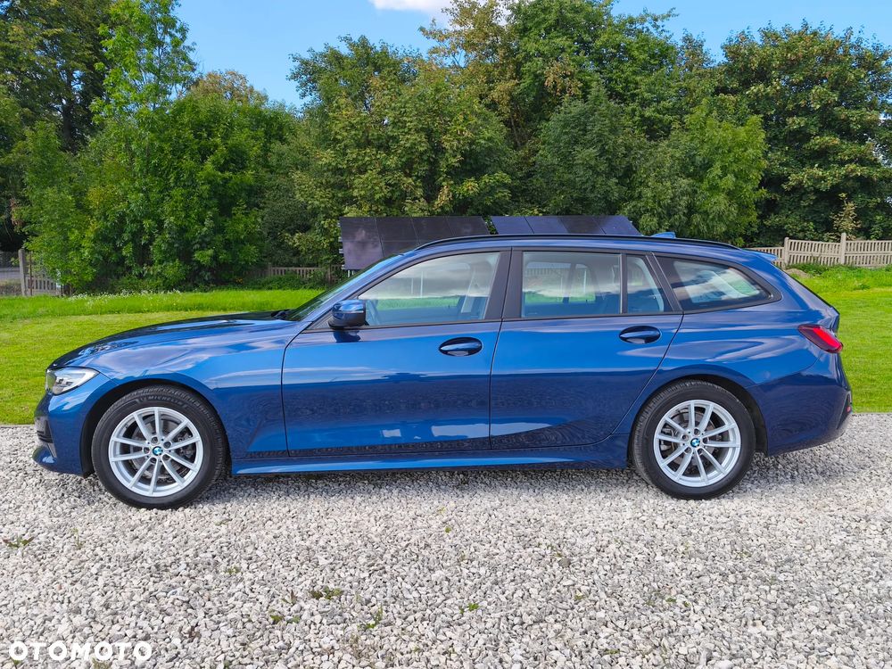 BMW Seria 3 318d - 15