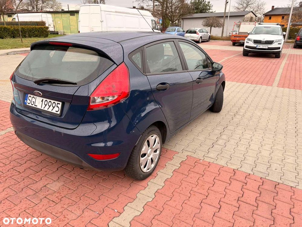 Ford Fiesta 1.25 Ambiente EU5 - 10