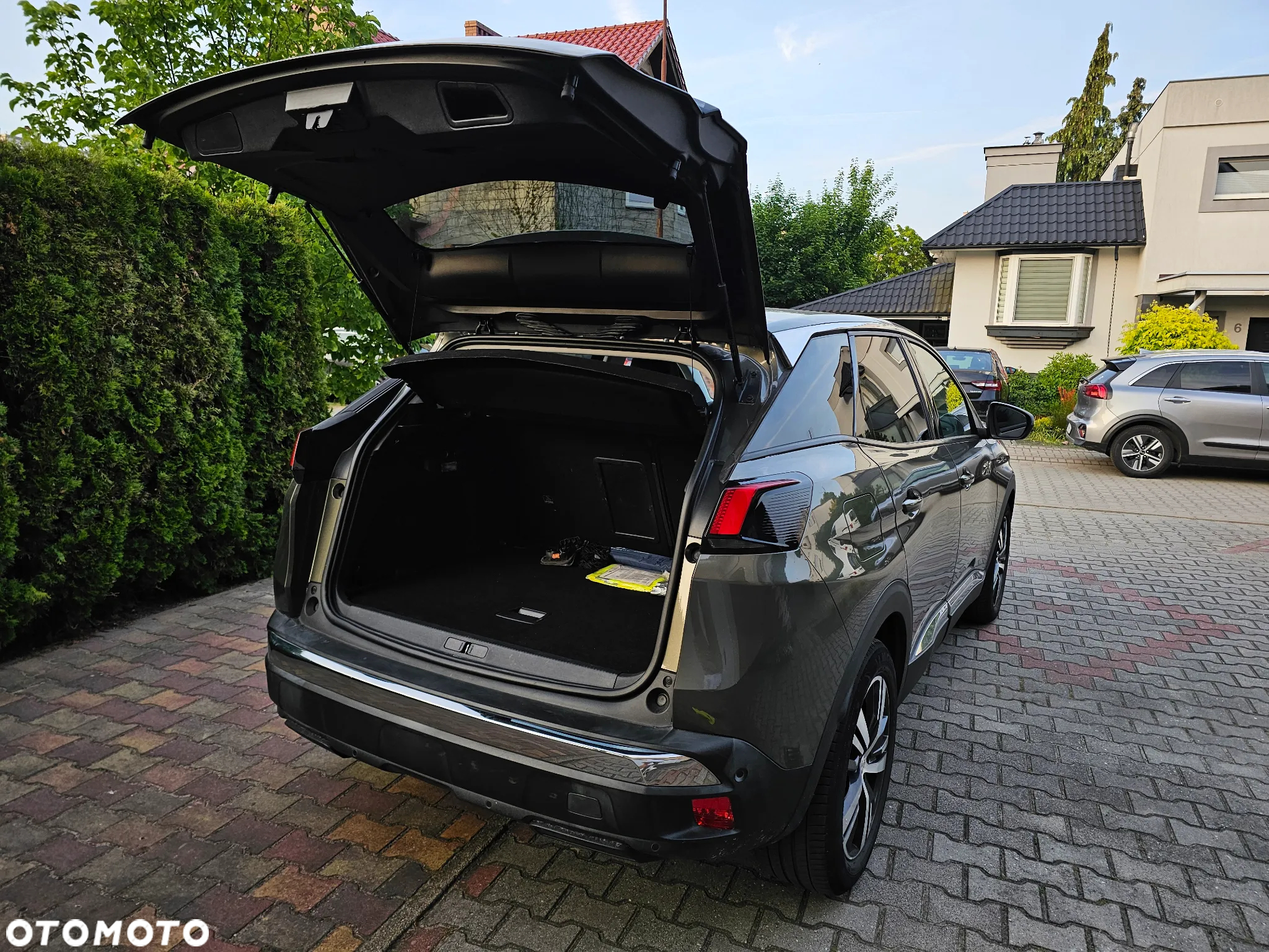 Peugeot 3008 1.2 PureTech GPF Allure S&S EAT8 - 17