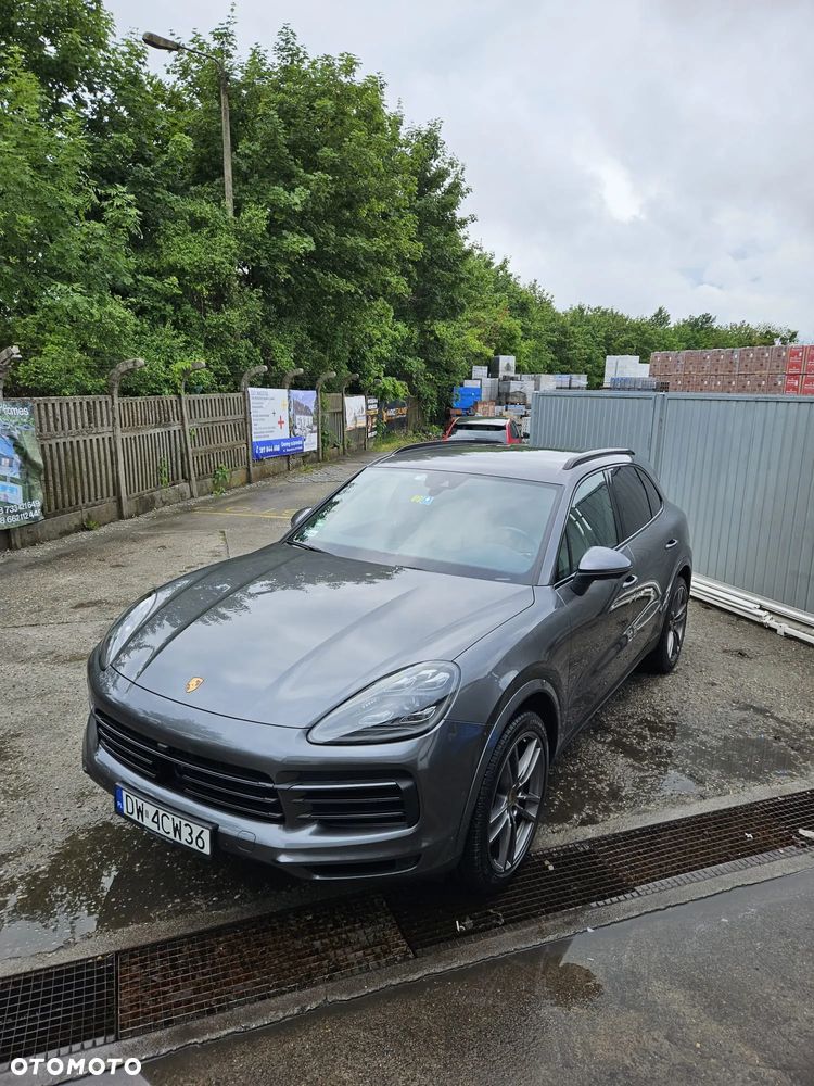 Porsche Cayenne Standard - 1