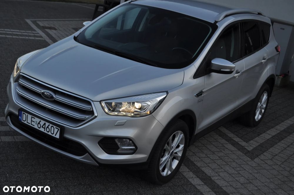Ford Kuga 2.0 TDCi 2x4 Titanium - 24