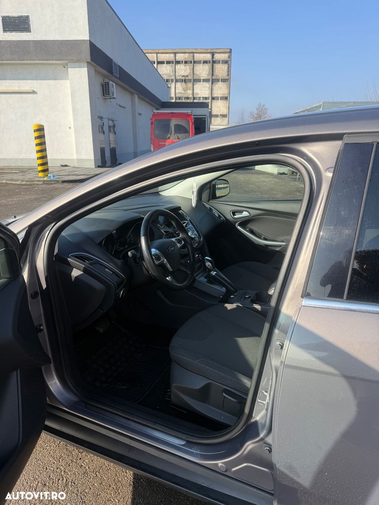 Ford Focus 2.0 TDCI DPF Powershift Titanium - 9