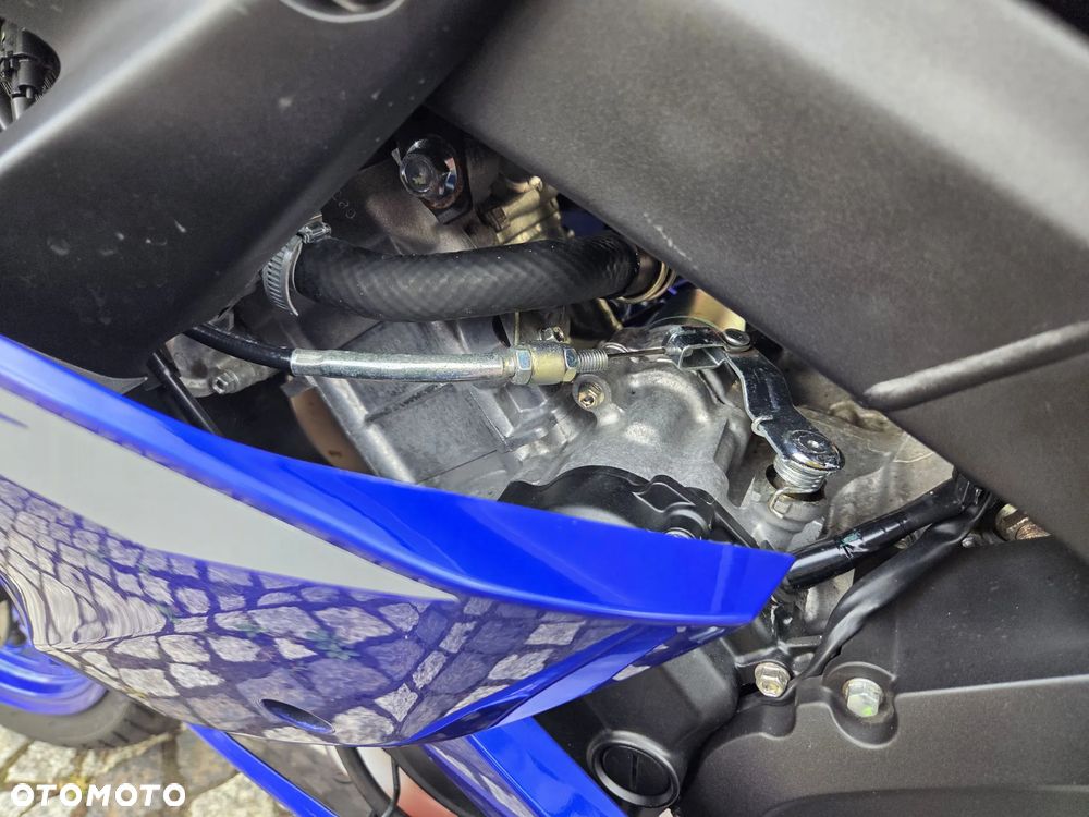 Yamaha YZF - 37