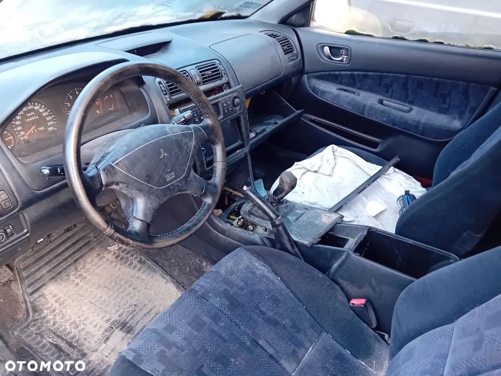 *MITSUBISHI GALANT* Samochód na części - 4