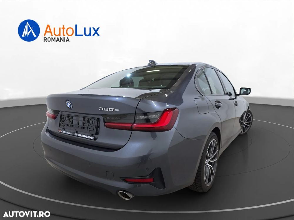 BMW Seria 3 320e Aut. Sport Line - 4
