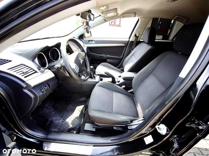 Mitsubishi Lancer 1.8 Instyle NAVI - 16