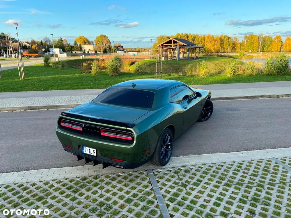 Dodge Challenger - 14