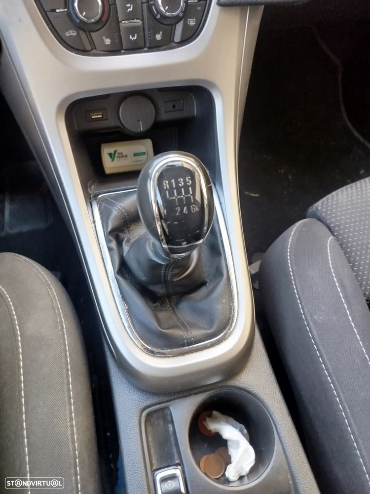 Opel Astra Sports Tourer - 11