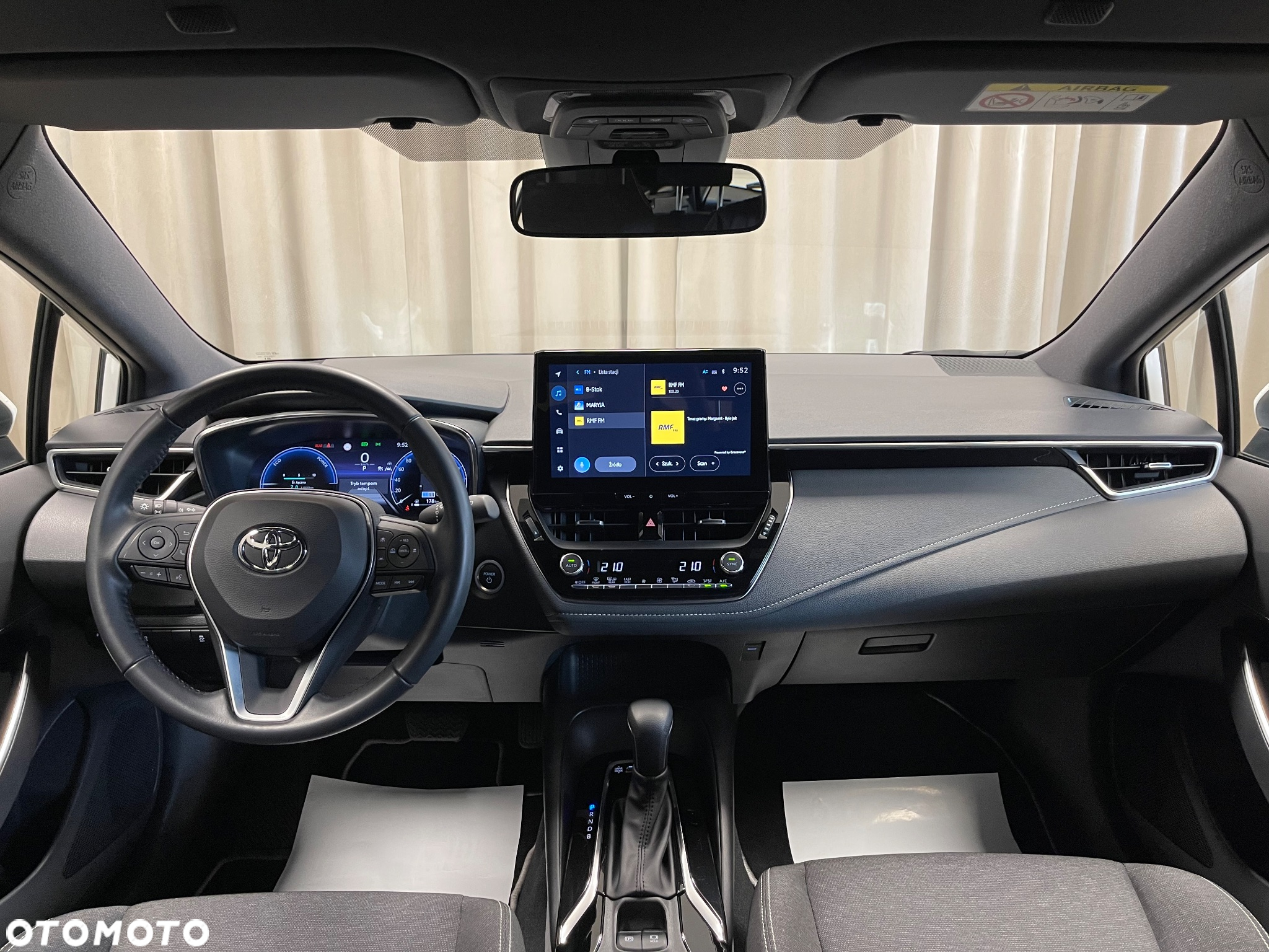 Toyota Corolla 1.8 Hybrid Comfort - 7