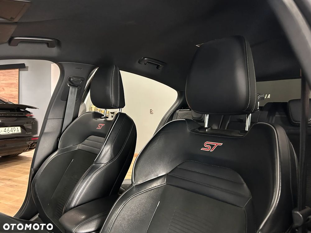 Ford Focus 2.3 EcoBoost ST Edition - 23