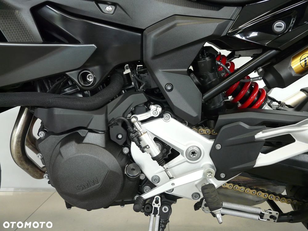 BMW XR - 9