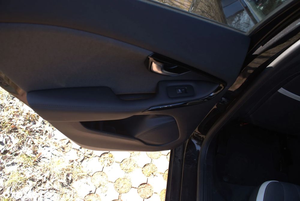 Volvo V40 T3 Drive-E Kinetic - 24