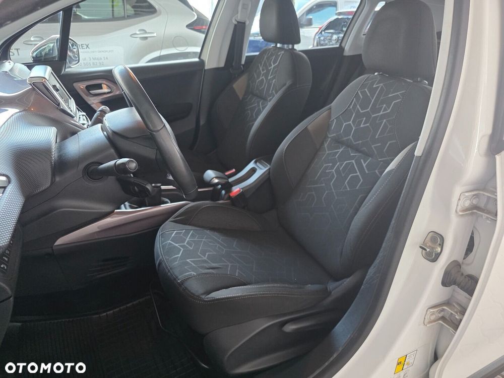 Peugeot 2008 1.6 e-HDi Active S&S - 17