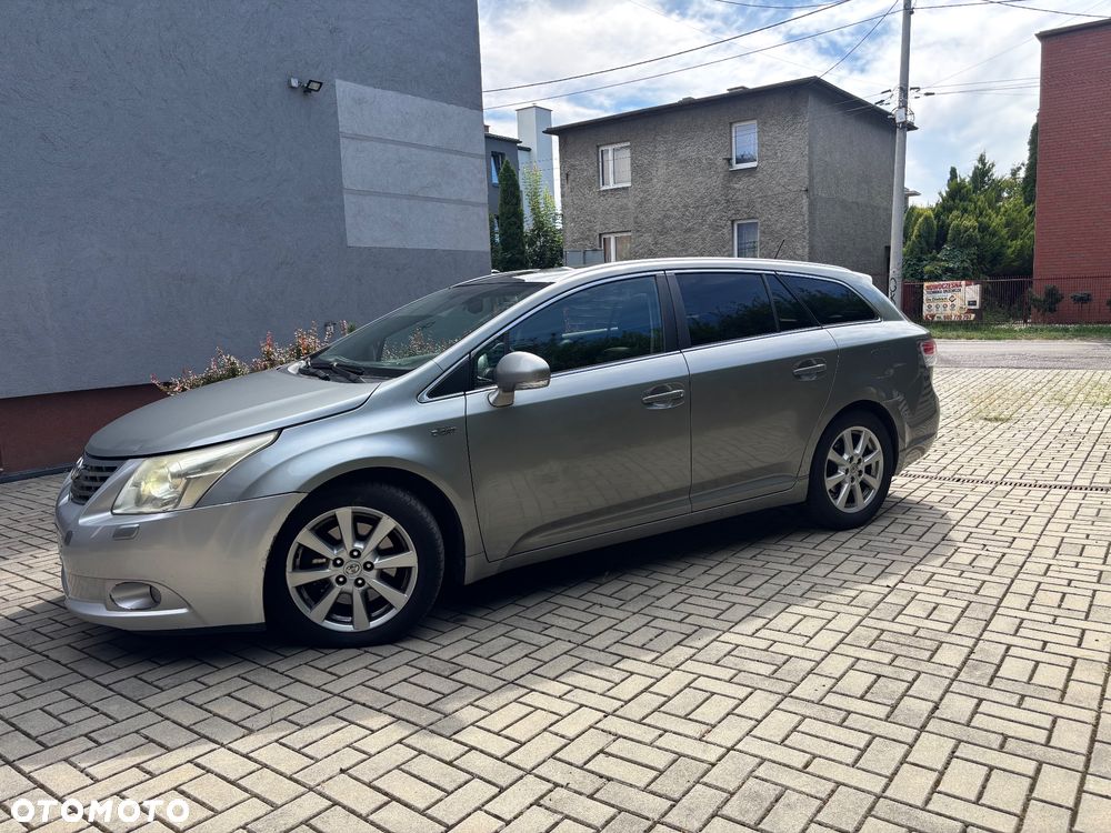 Toyota Avensis 2.2 D-4D Premium - 1