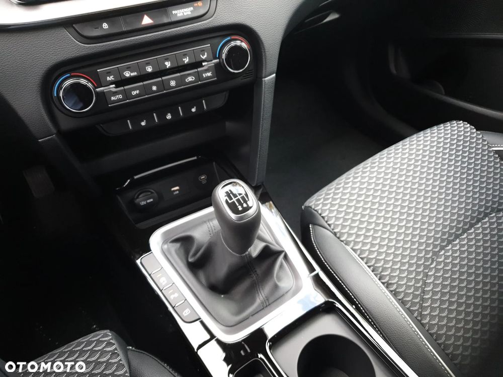 Kia Ceed 1.5 T-GDI Tribute - 15