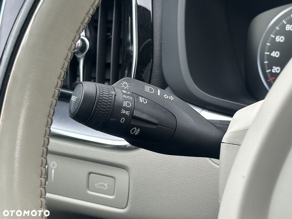 Volvo XC 60 - 25