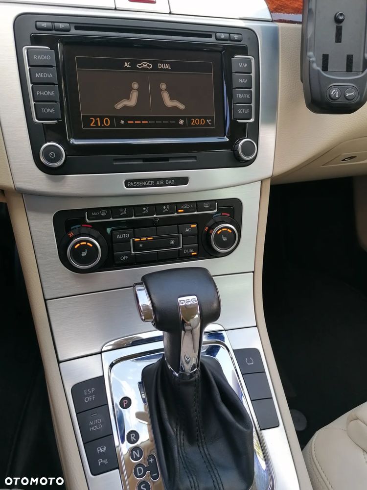 Volkswagen Passat Variant 2.0 TDI DPF DSG Highline - 27