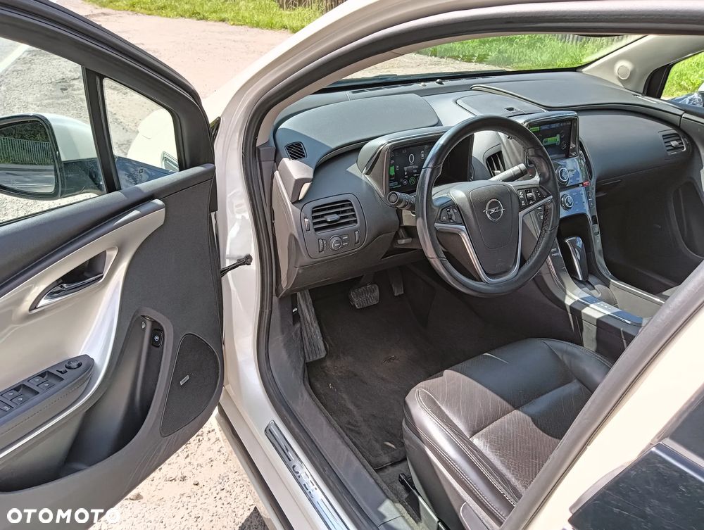 Opel Ampera - 22