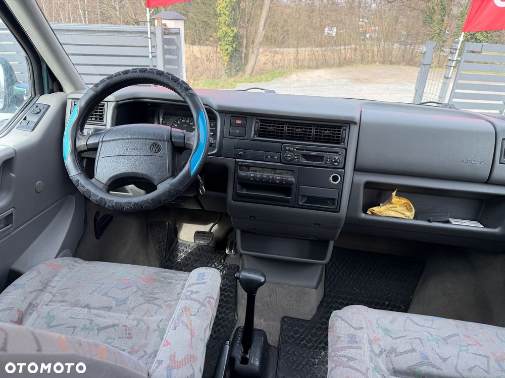 Volkswagen Multivan - 18