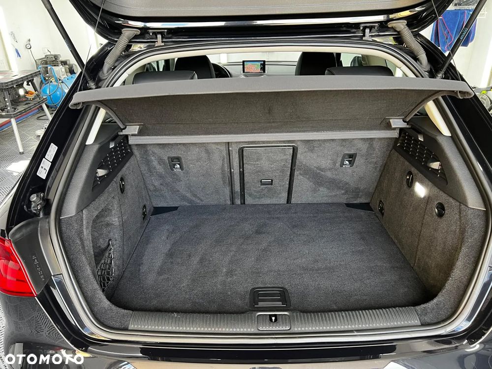Audi A3 Sportback 2.0 TDI DPF S tronic S line Sportpaket (plus) - 9