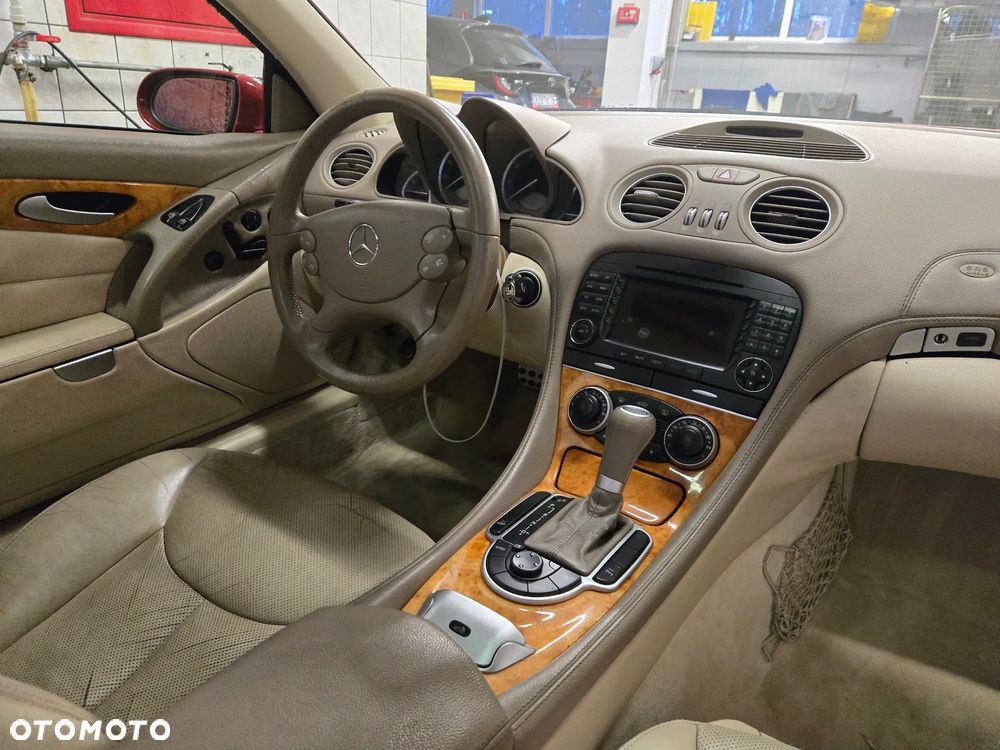 Mercedes-Benz SL 500 7G-TRONIC - 16