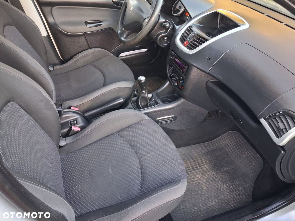 Peugeot 206 plus - 9