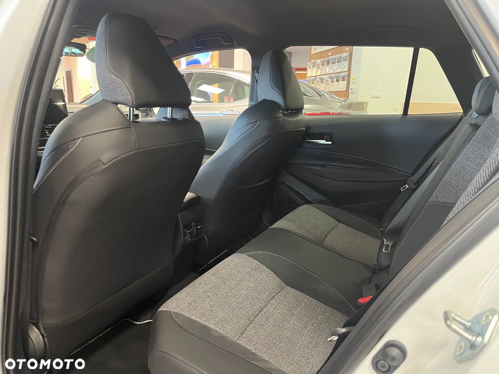 Toyota Corolla 1.8 Hybrid Style - 6