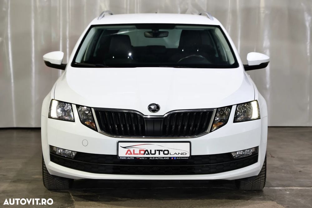 Skoda Octavia 1.6 TDI DSG Ambition - 38