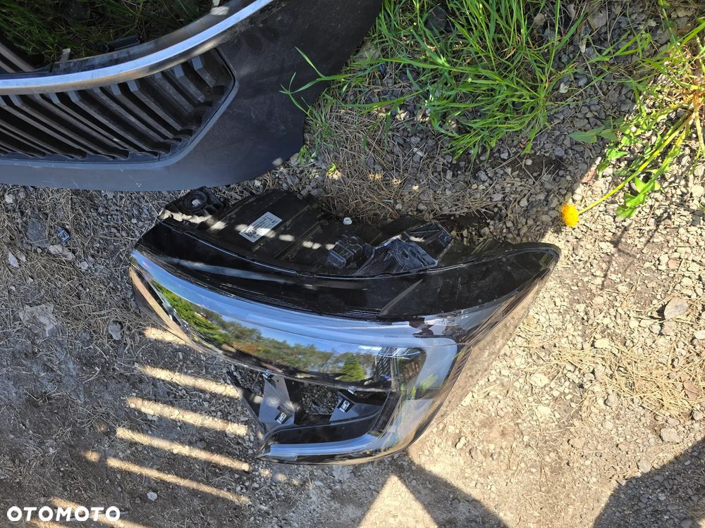 Renault master V 2025 grill atrapa lampa led - 3