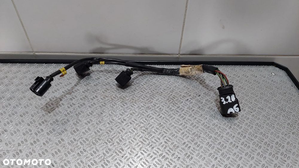 WIĄZKA WTRYSKÓW AUDI A6 C6 3,2 V6 FSI R2005 NR 06E971627B - 1