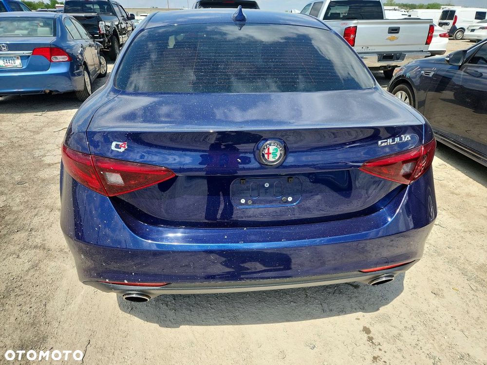 Alfa Romeo Giulia 2.0 Turbo 16V AT8-Q4 Ti - 6