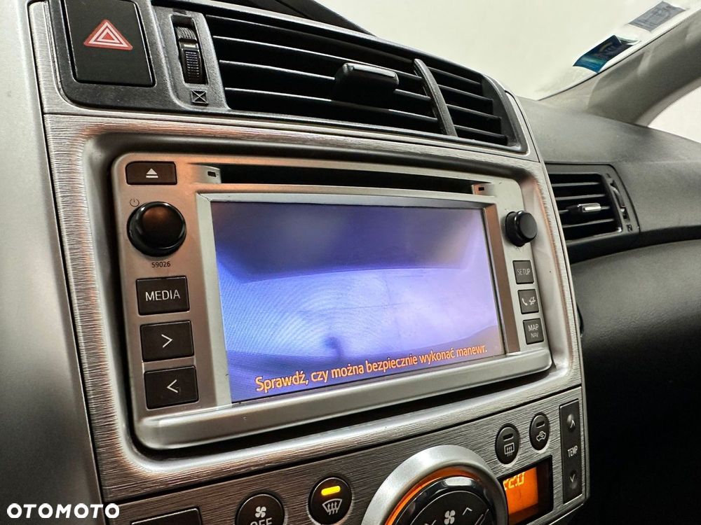 Toyota Verso - 32