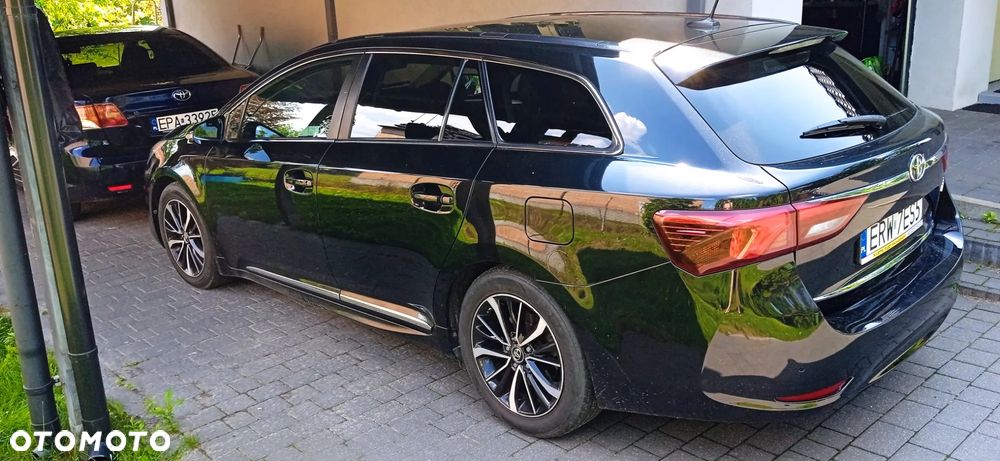 Toyota Avensis 2.0 Premium MS - 3